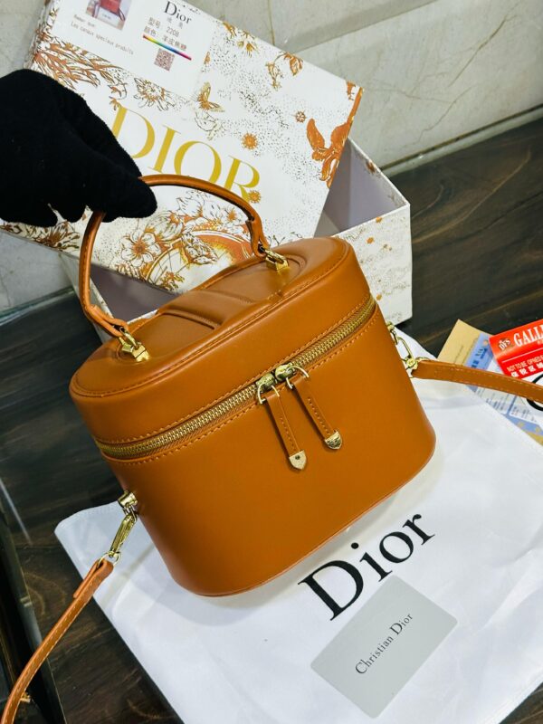 Christian Dior Vanity Bag 12a Quality With Dior Box Bill Satin Dust Cover Size _ 6 By 8 Inches - Image 5