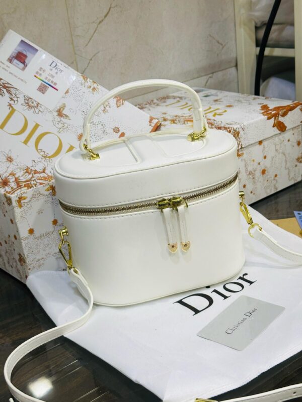 Christian Dior Vanity Bag 12a Quality With Dior Box Bill Satin Dust Cover Size _ 6 By 8 Inches - Image 4