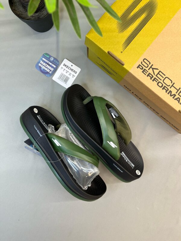Skechers hyper brust slipper