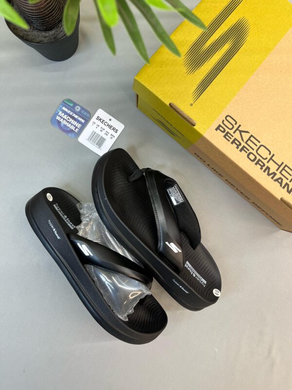 Skechers hyper brust slipper 1