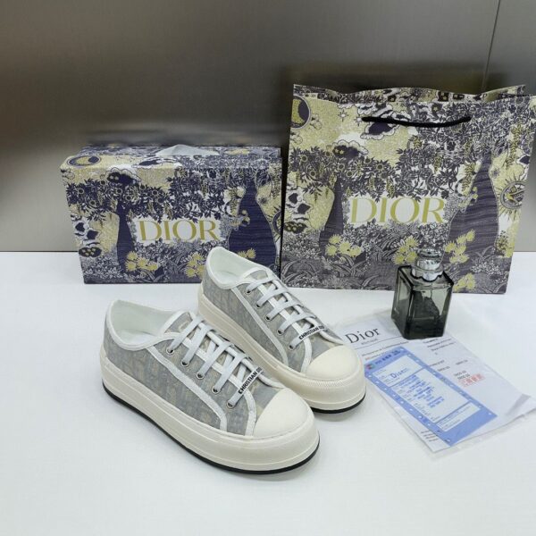 Wmn dior white grey oblique canvas walkndior sneakers - Image 4
