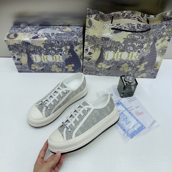 Wmn dior white grey oblique canvas walkndior sneakers