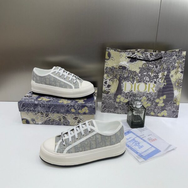 Wmn dior white grey oblique canvas walkndior sneakers - Image 3