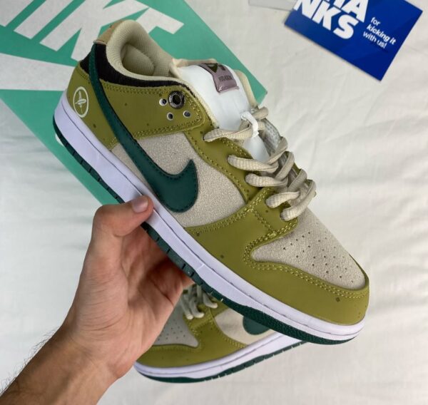 Yuto horigome x nike sb dunk low asparagus - Image 2