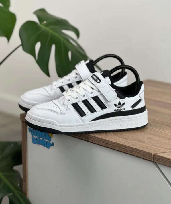 Wmn adidas forum low white black
