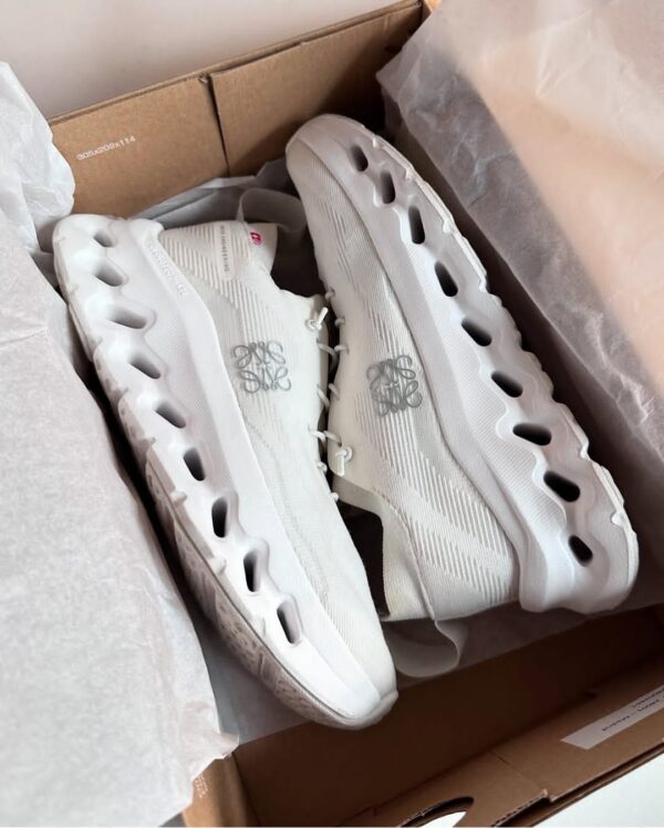 On cloudtit x loewe - Image 4