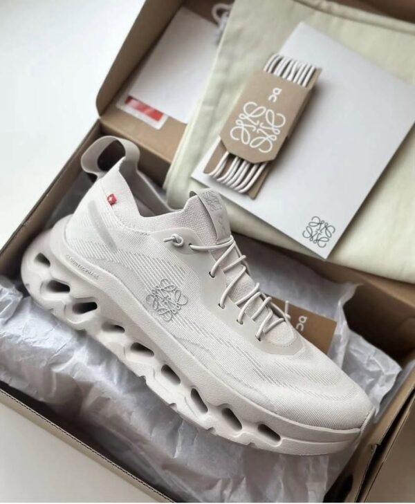 On cloudtit x loewe - Image 6