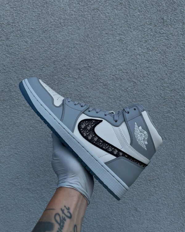 Air jordan retro 1 high x dior