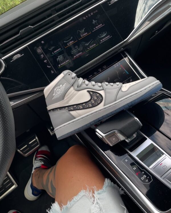 Air jordan retro 1 high x dior - Image 2