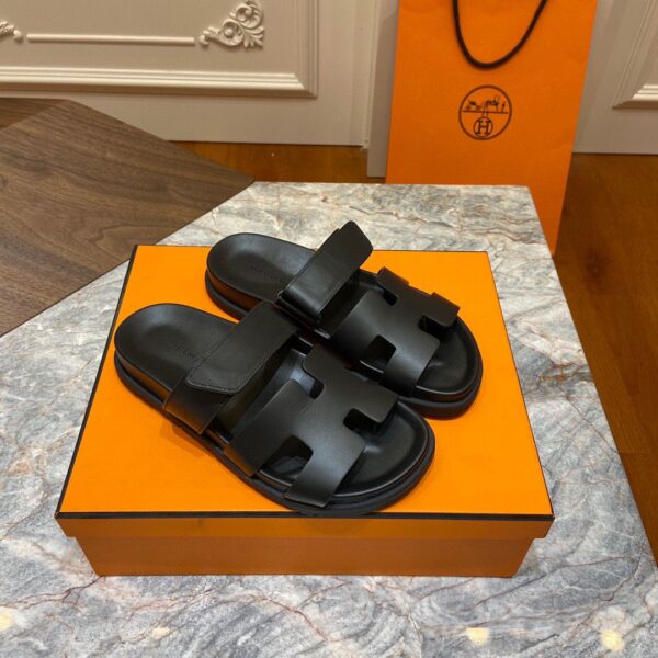 Hermes calfskin mens chypre sandals