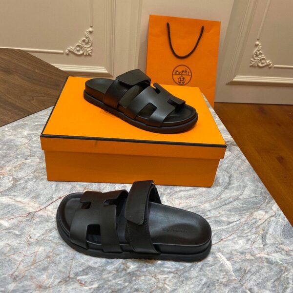 Hermes calfskin mens chypre sandals - Image 4