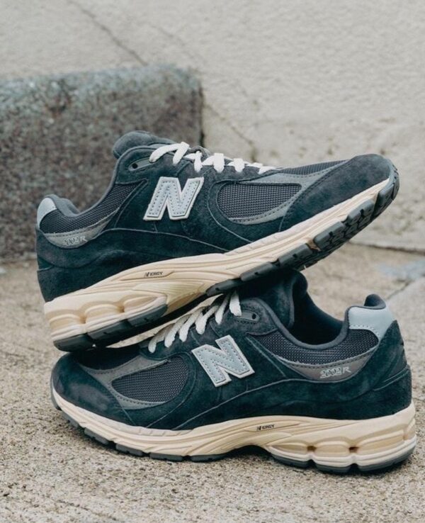 New balance 2002r - Image 2