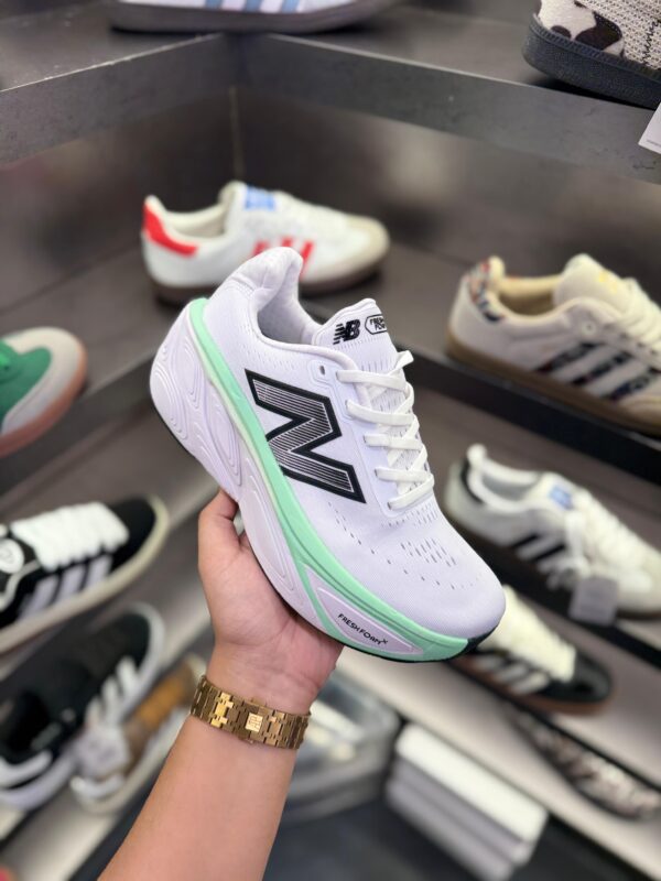 NEW BALANCE FRESHFOAM V5