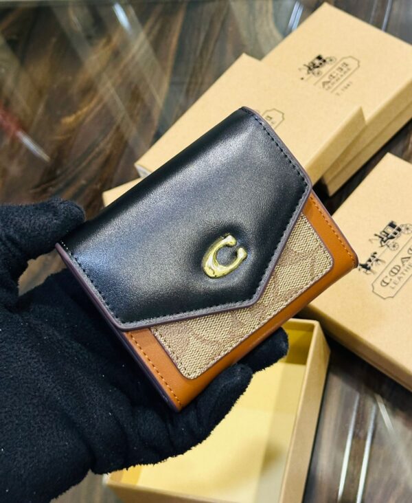 LATEST COACH WYN SMALL WALLET