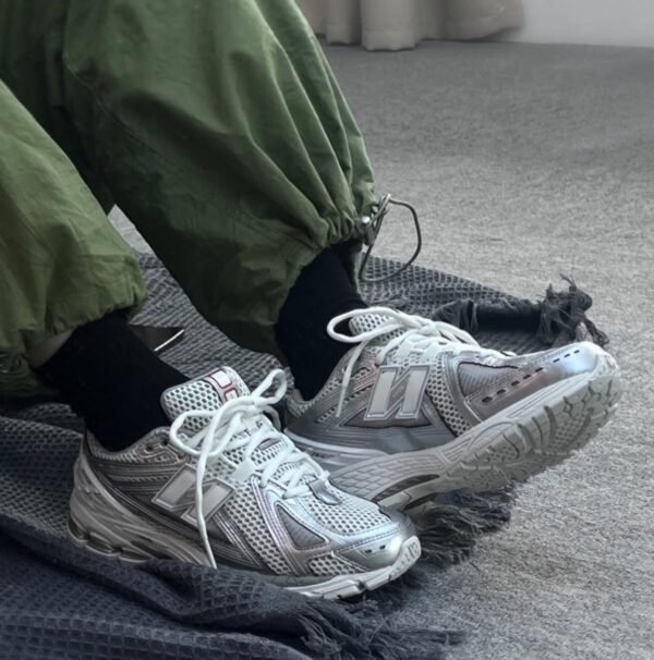 New balance 1906 Metallic silver