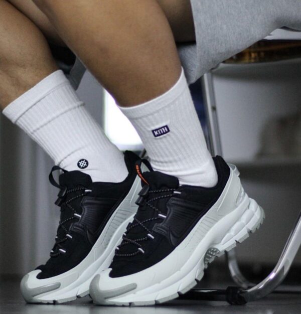 NIKE ZOOM VOMERO 5 ROAM
