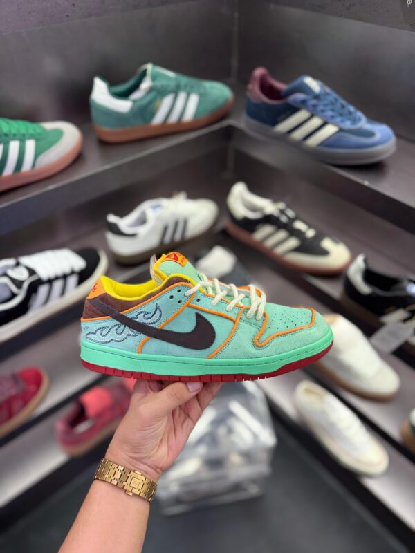 NIKE SB DUNK RODEO TOURMALINE - Image 3