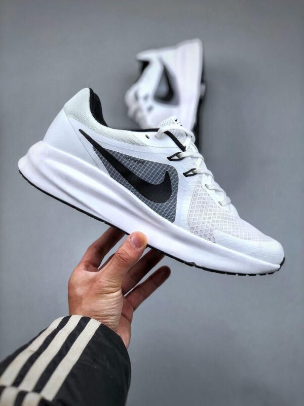 NIKE FLYWIRE SWIFT 4