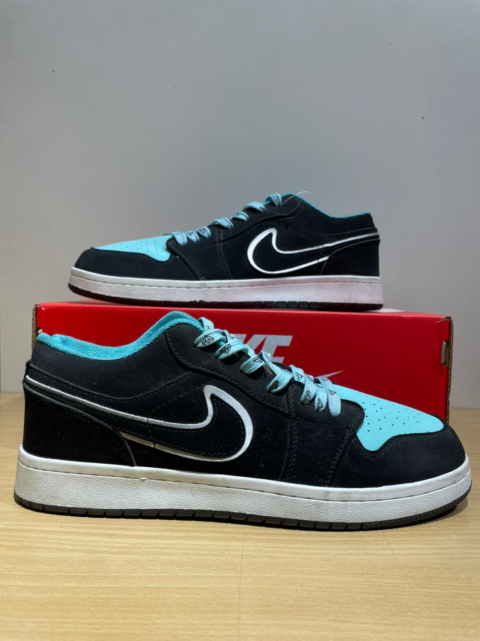 NIKE AIR JORDAN 1 LOW ISLAND GREEN