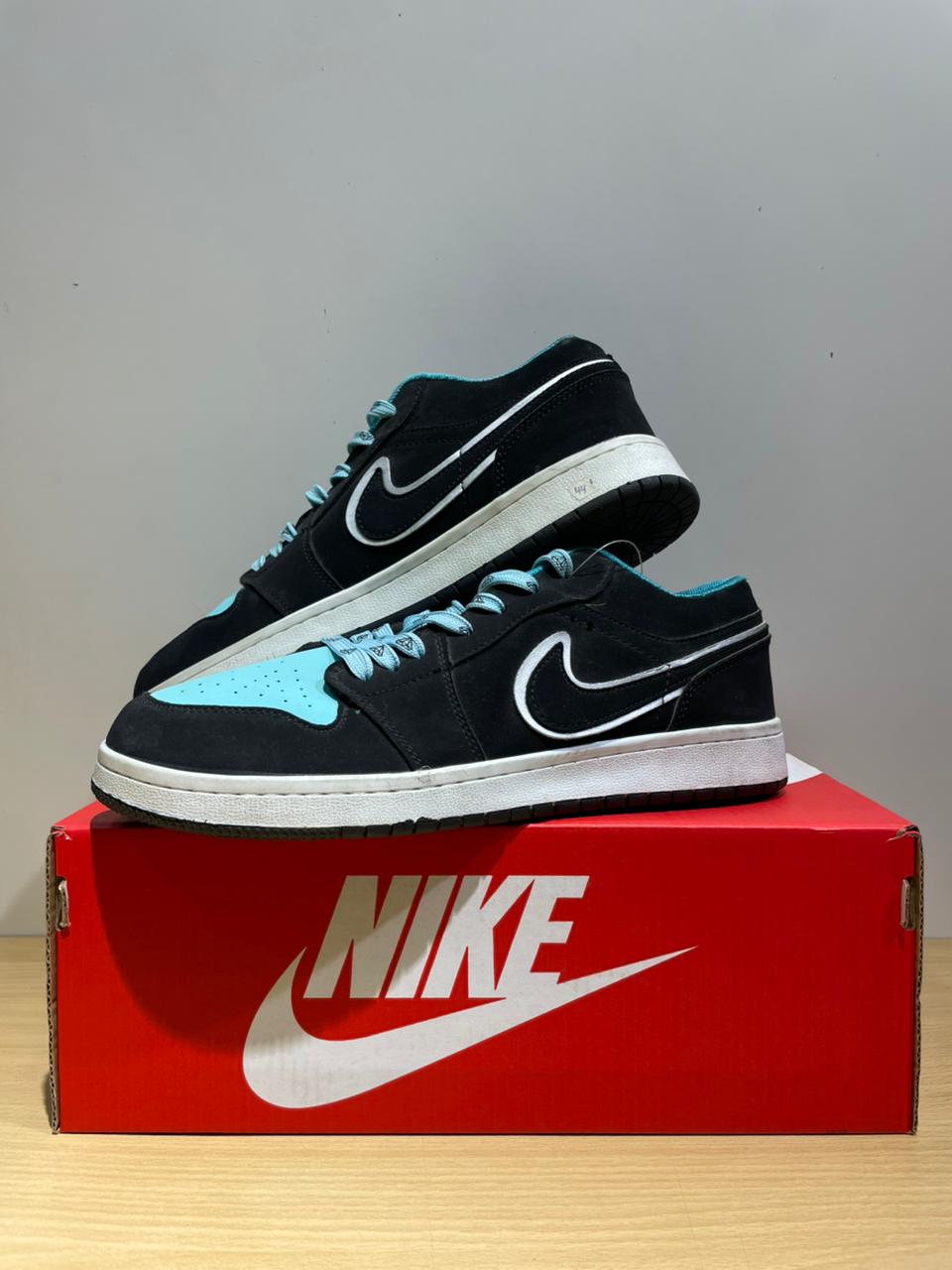 NIKE AIR JORDAN 1 LOW ISLAND GREEN - Image 2